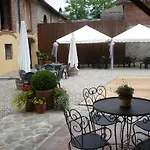 Gospodarstwo agroturystyczne Cascina Formighezzo *